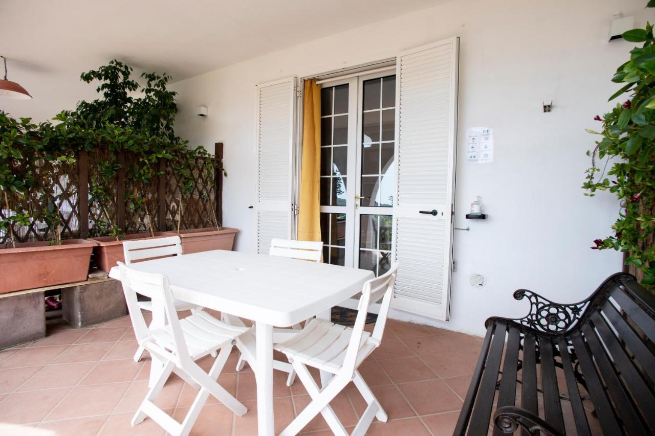 La Palazzina Nel Verde - Goelba Casa Alzi Exterior foto