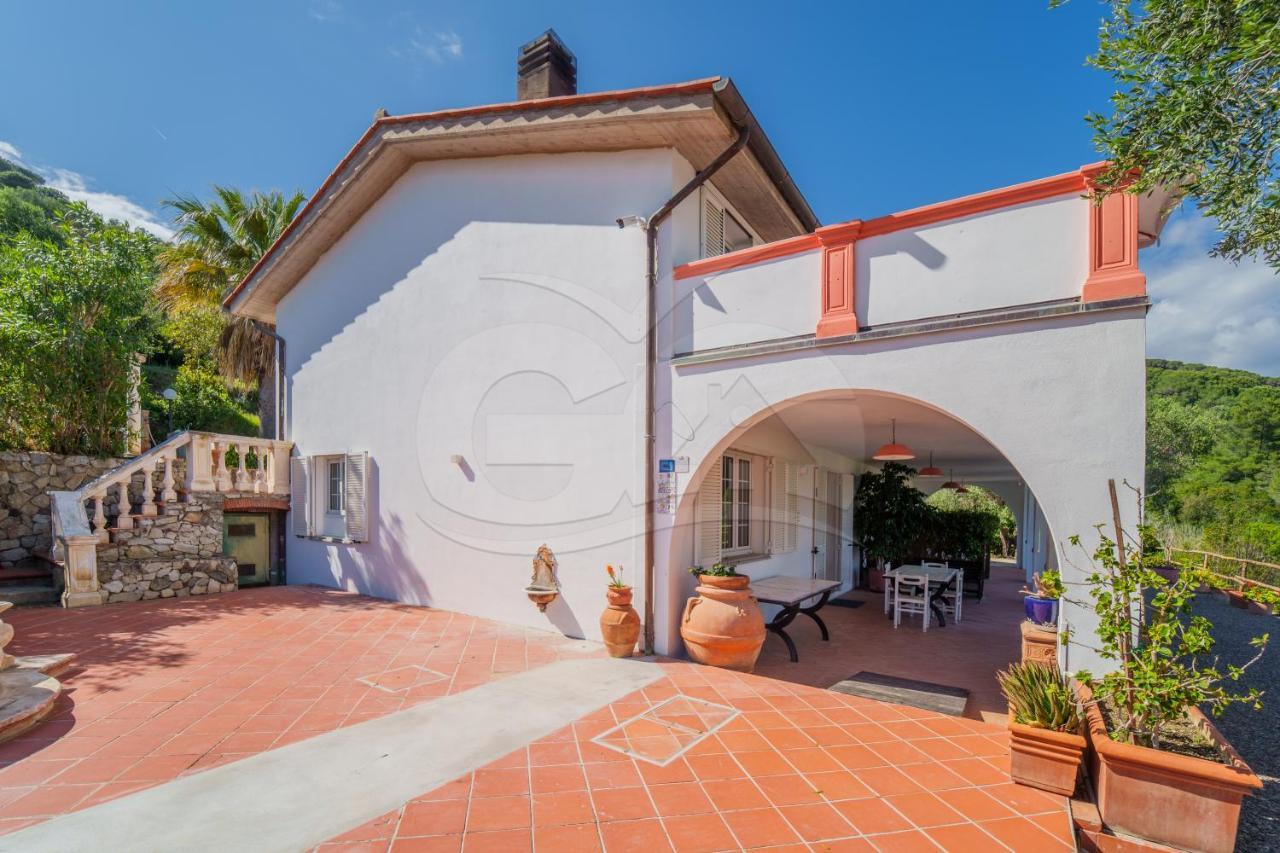 La Palazzina Nel Verde - Goelba Casa Alzi Exterior foto