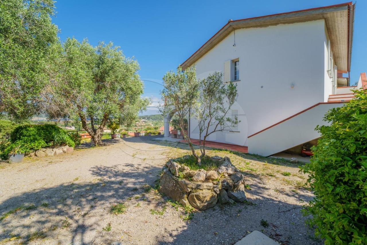 La Palazzina Nel Verde - Goelba Casa Alzi Exterior foto